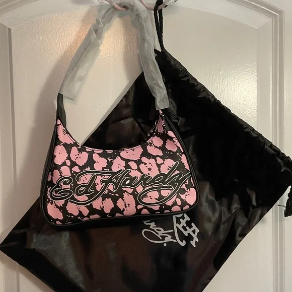 Ed Hardy Black and Pink Shoulder Bag with dust cover - Picture 1 of 6